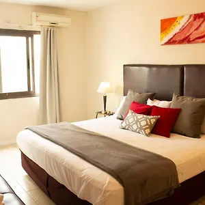 Uvas Apartahotel